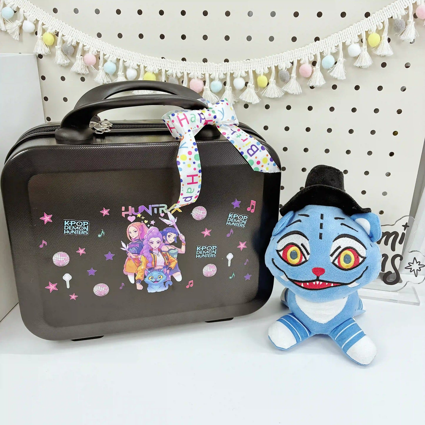 DE  14-Inch Suitcase Mystery Gift Box